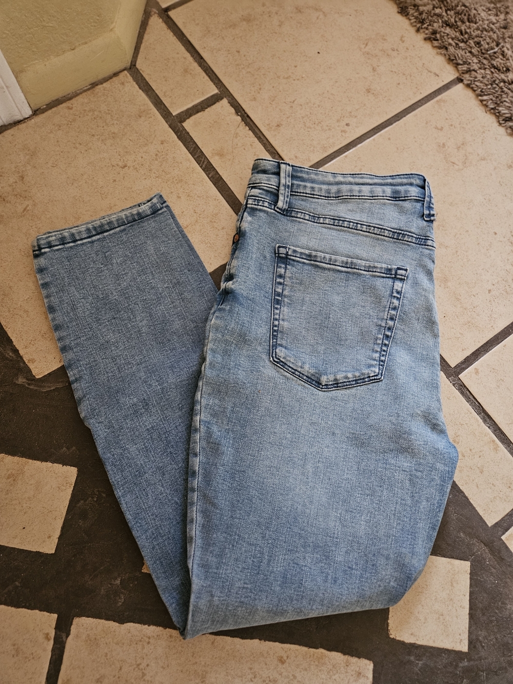 LC Lauren Conrad Light Wash Skinny Jeans